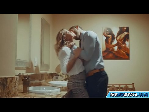 ❤️ როცა მკერდი ქერა აცდუნებს საჯარო საპირფარეშოში ❌ პორნო ჩვენთან ️❤